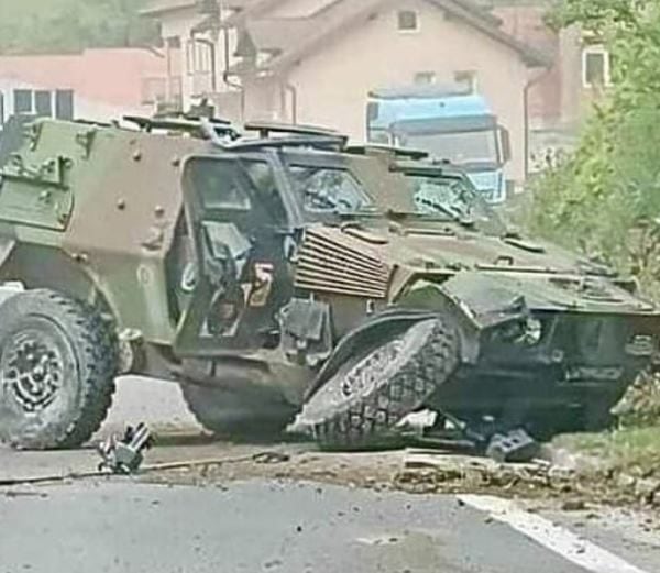 Uništeno vozilo EUFOR-a nakon sudara kod Srebrenika, ozlijeđena tri vojnika (Video)