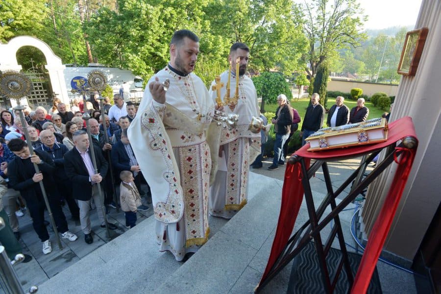 vaskrs liturgija pravoslavna crkva tuzla