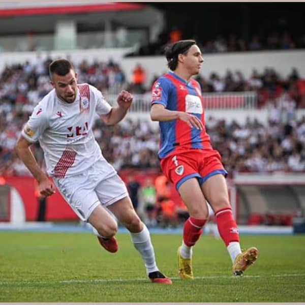 u derbiju 12 kola premijer lige bih zrinski veceras u mostaru docekuje ekipu borca