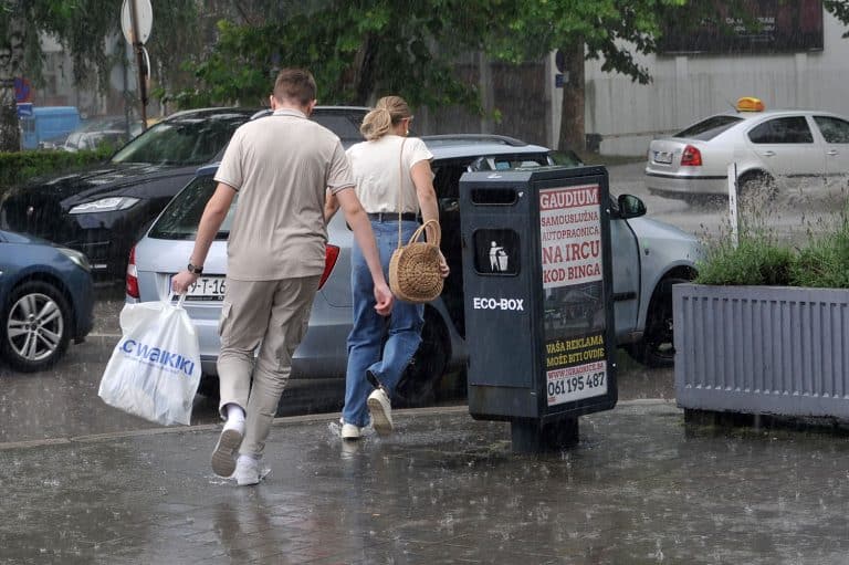 danas u bih umjereno do pretezno oblacno vrijeme u drugom dijelu dana i u noci ocekuje se kisa i pljuskovi