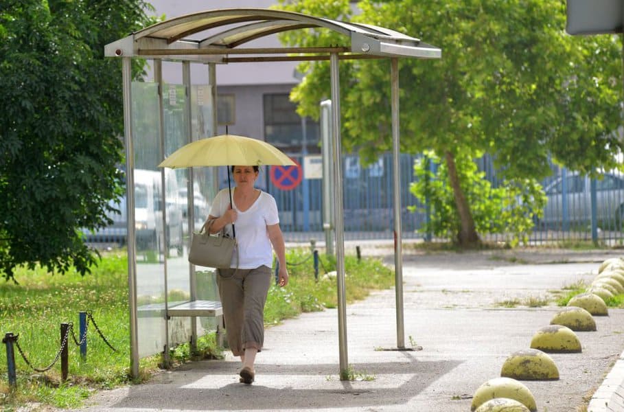 toplotni talas bih gradjani tuzla ulice panonska jezera hladovina