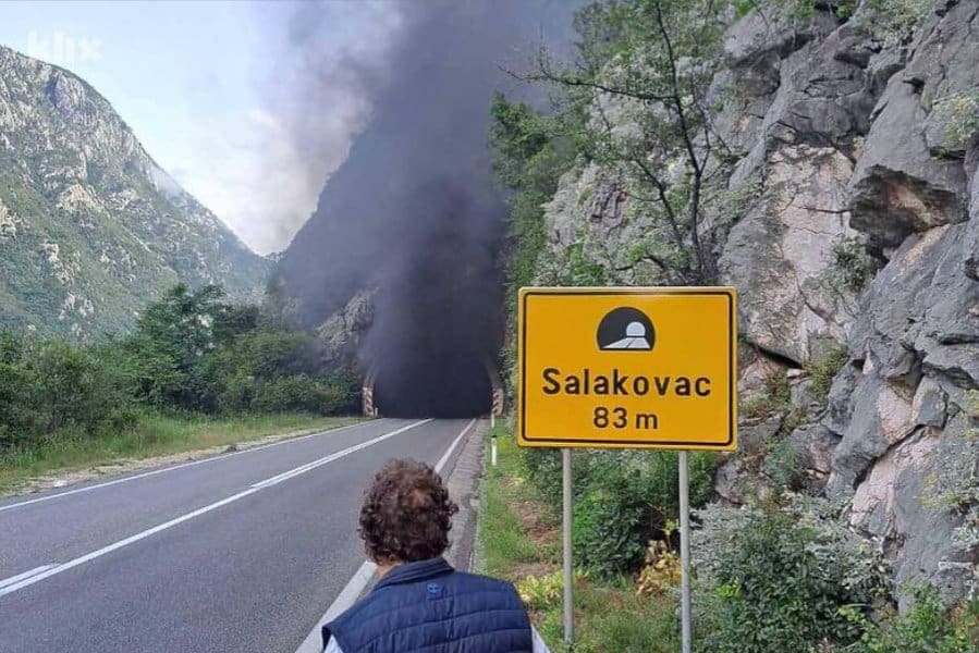 zapalio se kamion u tunelu na putu jablanica - mostar u mjestu salakovac obustavljen saobracaj