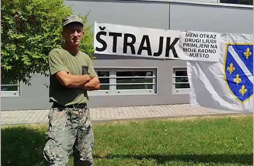 Demobilisani borac štrajkuje u Srebreniku, otpustiti ga i primili drugog