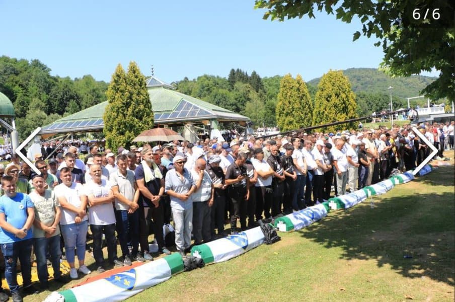 klanjana dzenaza za posmrtne ostatke zrtava genocida u srebrenici ukop 14 tijela u potocarima