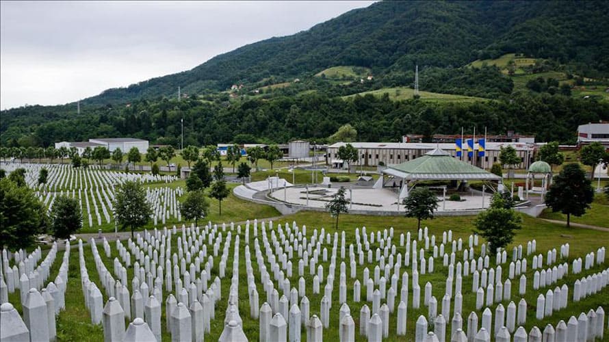 sutra ce se u tuzli tacno u podne oglasiti sirena povodom odavanja pocasti zrtvama genocida u srebrenici