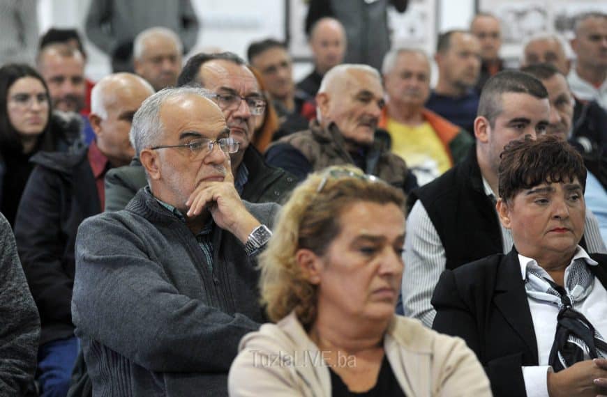 Zbor građana u Kreki: Niko nije došao iz GU Tuzla, skup bojkotovali ‘esdepeovci’ u Savjetu MZ! (Foto/Video)