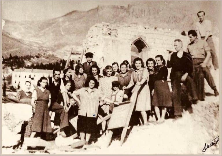 Mostar, rusenje dzamija 1945, arhiv