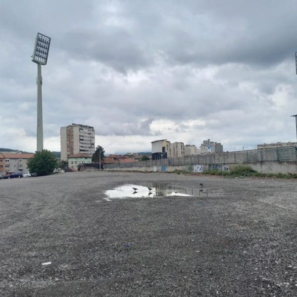 Stadion Tusanj, istocna tribina, grobnica sipova