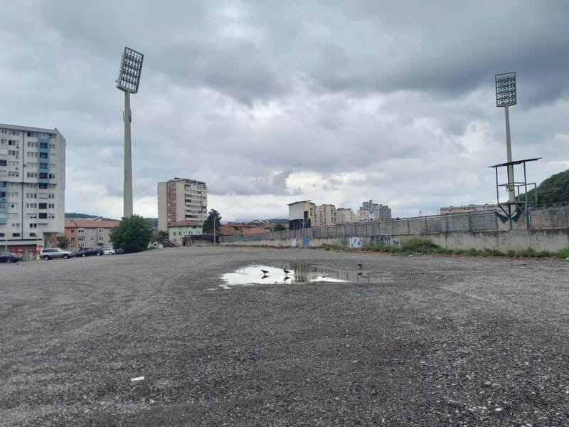 Stadion Tusanj, istocna tribina, grobnica sipova