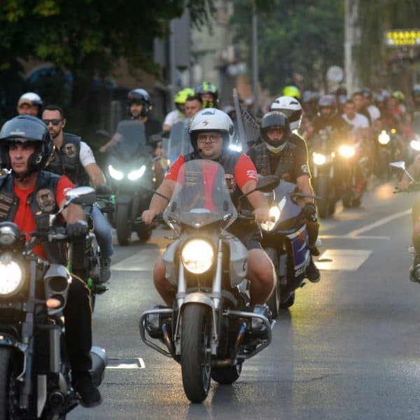 Tuzlom protutnjalo nekoliko stotina motora: Održan defile gradskim ulicama u sklopu Bike Festa Panonika (Foto)