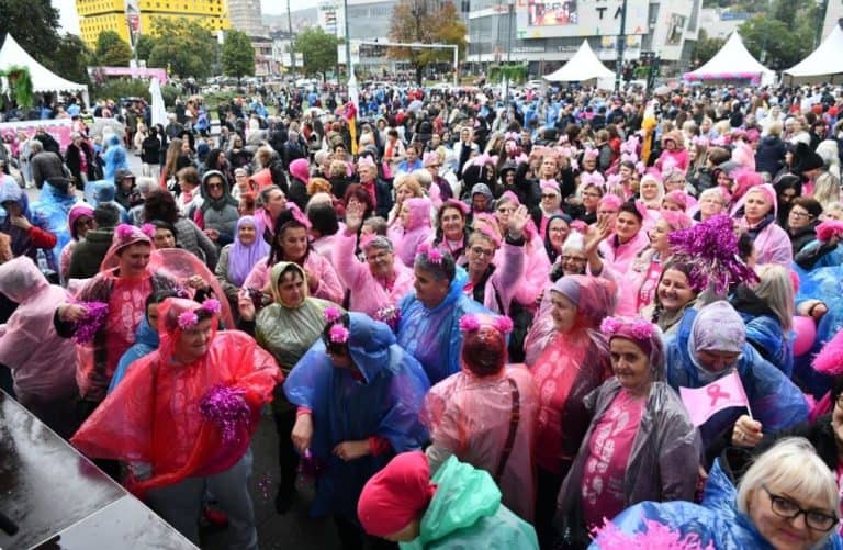 Race for the Cure trka humanitarna za prevenciju raka dojke kod zena okupilo se preko hiljadu takmicara