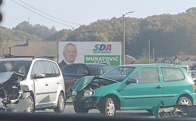 u saobracajnoj nesreci koja se dogodila u mjestu previle kod srebrenika povrijedjene su dvije osobe doslo do sudara dva automobila