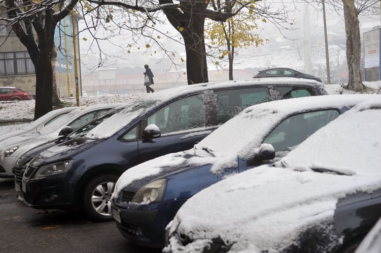 prvi ovosezonski snijeg u tuzli nije napravio vece probleme