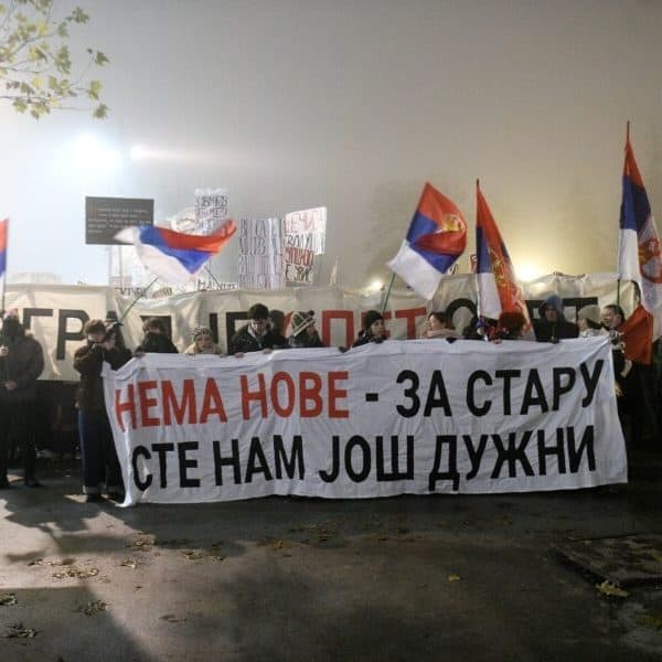 Studenti u Srbiji na protestima: Nema nove godine za staru ste još dužni!