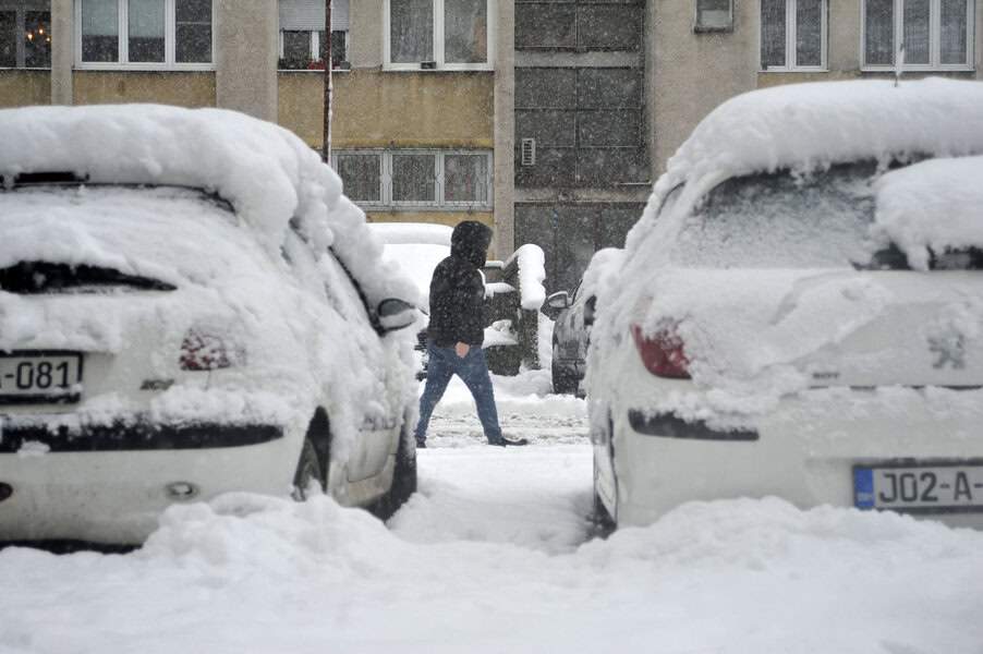 u bih jutros oblacno vrijeme sa masglom u hercegovini vedro i suncano