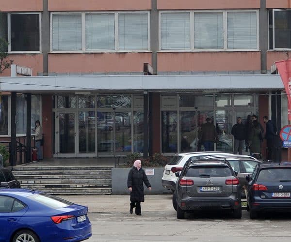 otvoren konkurs za upis na fakultete i akademiju univerziteta u tuzli