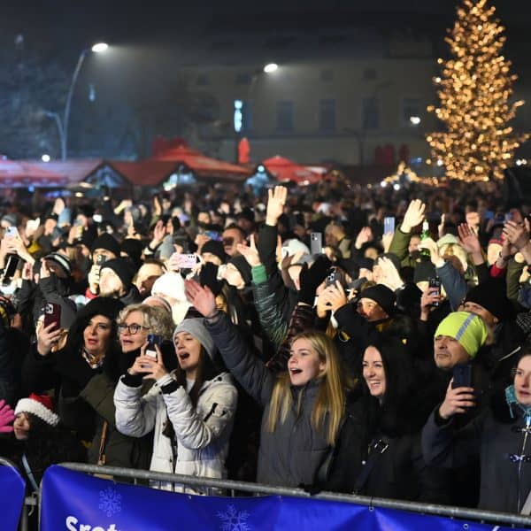 Poznato ko će uvesti Tuzlake u 2027. godinu na Trgu slobode