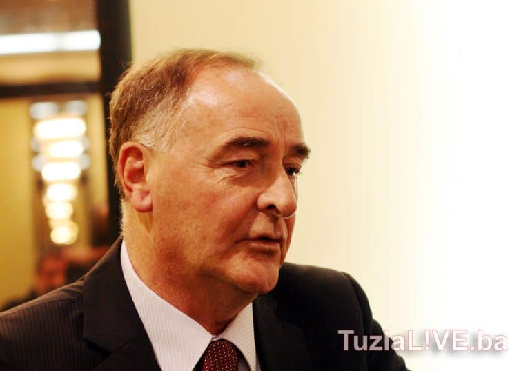 Ekrem Avdic, kolumnista