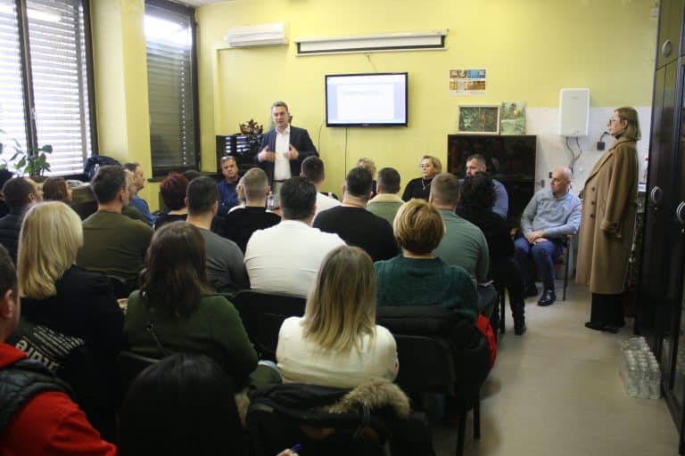 u domu zdravlja tuzla zapocela edukacija za medicinske sestre i tehnicare sa podrucja tk