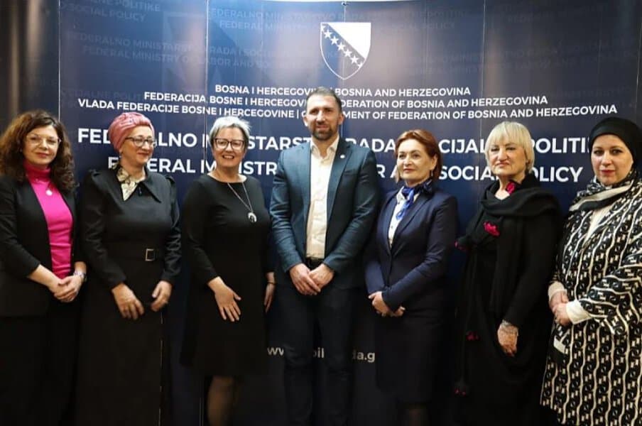 na nivou fbih potpisan memorandum o osnazivanju zena koje izlaze iz sigurne kuce