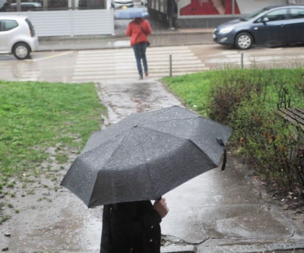 Oblačno vrijeme u BiH uz kišu, na planinama slab snijeg