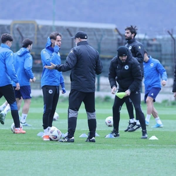 Zmajevi odradili službeni trening pred utakmicu s Kiprom, kapiten nije trenirao (Foto)