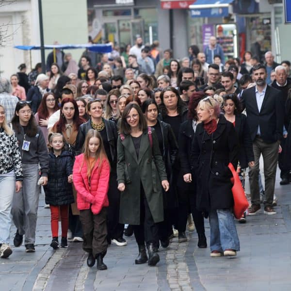 U Tuzli održan Osmomartovski marš za dostojanstven rad i jednake prilike (Foto)