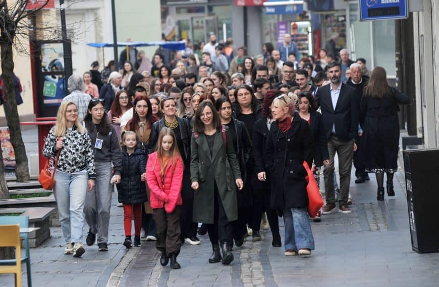 U Tuzli održan Osmomartovski marš za dostojanstven rad i jednake prilike (Foto)
