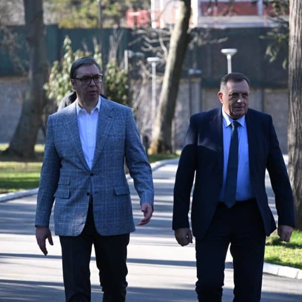 Vucic i Dodik, internet, srpski svet