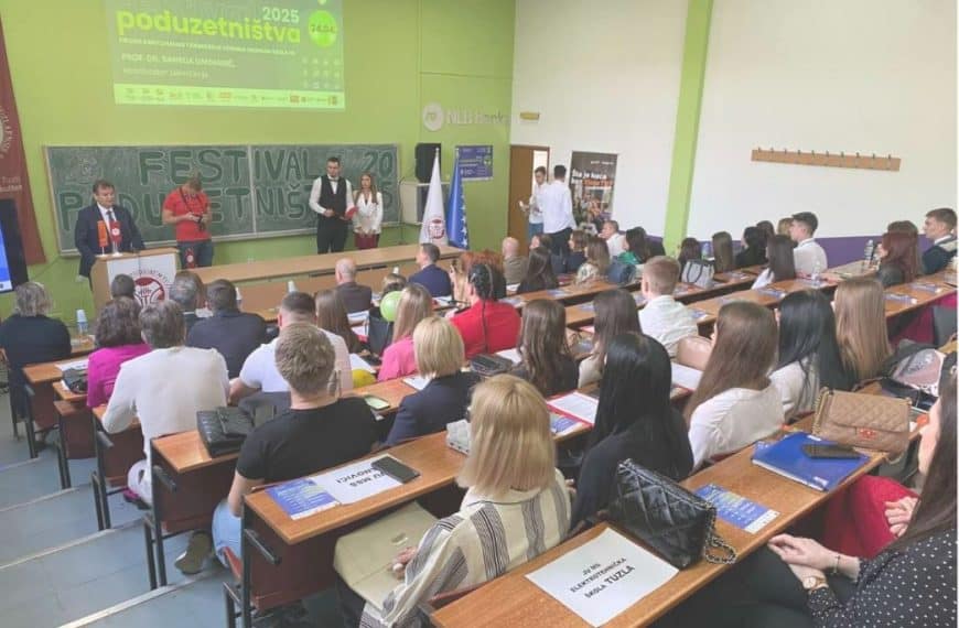 u tzuzli je odrzan festival poduzetnistva a ovogodisnja tema je bila turizam impuls tk na takmicenju su ucenici srednjih skola izradili inovativne ideje kako da se unaprijedi turizam u ovom kantonu