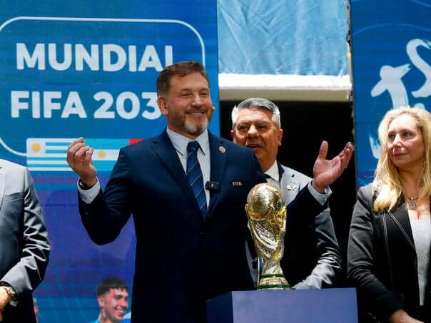 Fudbal, Fifa, 64 reprezentacije