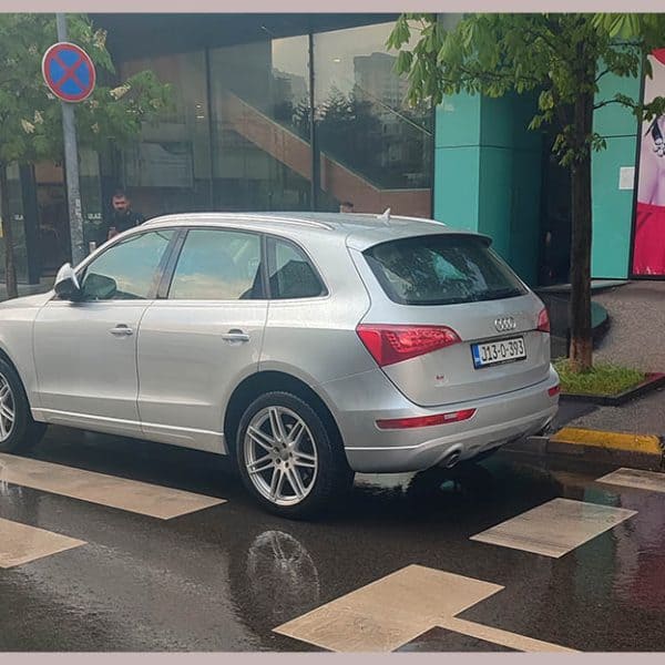 parking papak kod Belamionixa