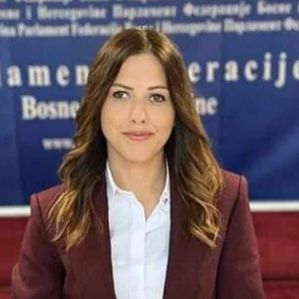 suada halilovic zastupnica u parlamentu fbih uputila je inicicijativu za pripremu zakonskog rjesenje o zabrani kupovine energetskih napitajka djeci i maloljetnicima