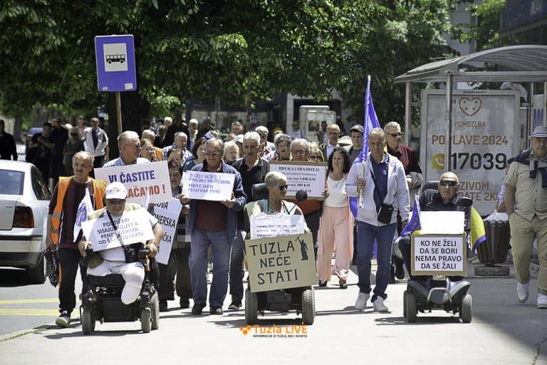 Penzioneri, protest, Tuzla, 310525