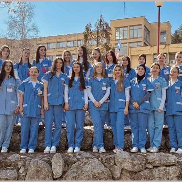 Srednja medicinska škola Tuzla: Učenici predstavili projekat ‘Legalizacija kanabisa u medicinske svrhe’ (Foto)