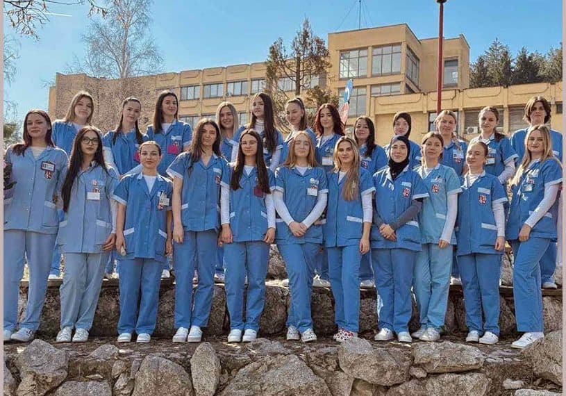 Srednja medicinska škola Tuzla: Učenici predstavili projekat ‘Legalizacija kanabisa u medicinske svrhe’ (Foto)