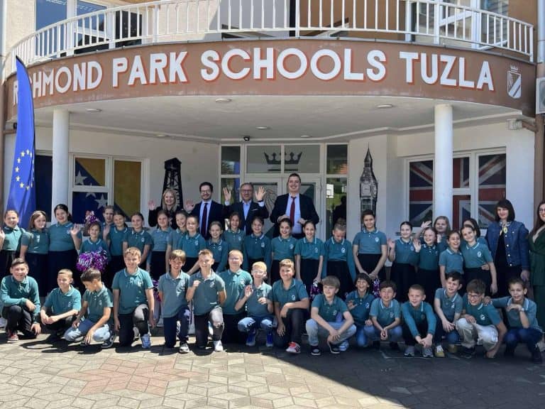 Richmond park internacional, ambasadorui