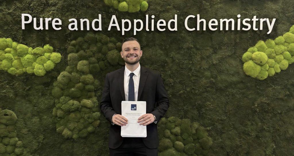 admir salihovic porijeklom iz nezuka bih uspjesan je mladi bosanac u farmaceutskoj industriji trenutno je zaposlen u svedskoj astrazeneci