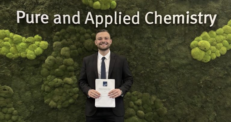 admir salihovic porijeklom iz nezuka bih uspjesan je mladi bosanac u farmaceutskoj industriji trenutno je zaposlen u svedskoj astrazeneci