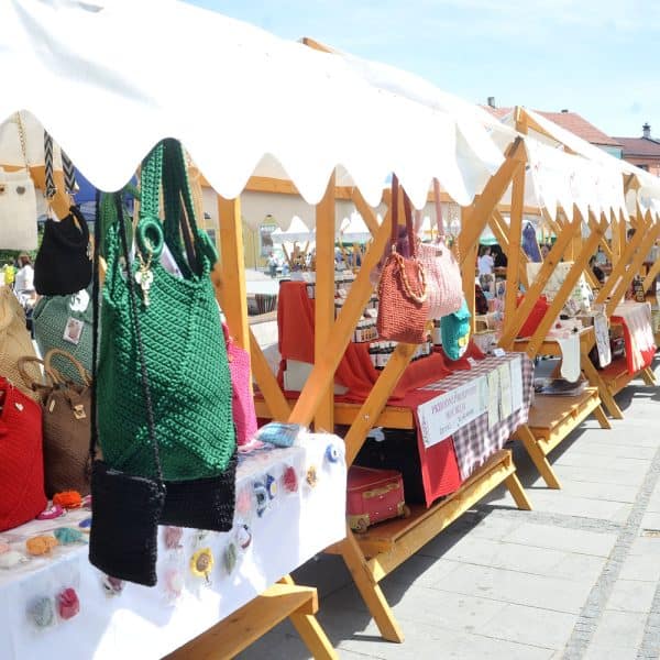 Trg slobode danas u punom proljetnom sjaju (Foto)