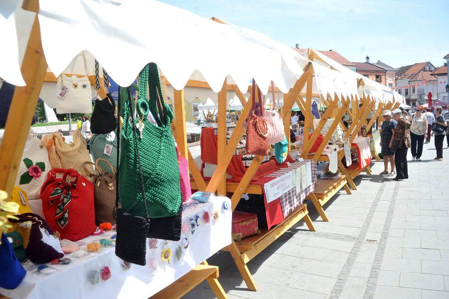 Trg slobode danas u punom proljetnom sjaju (Foto)