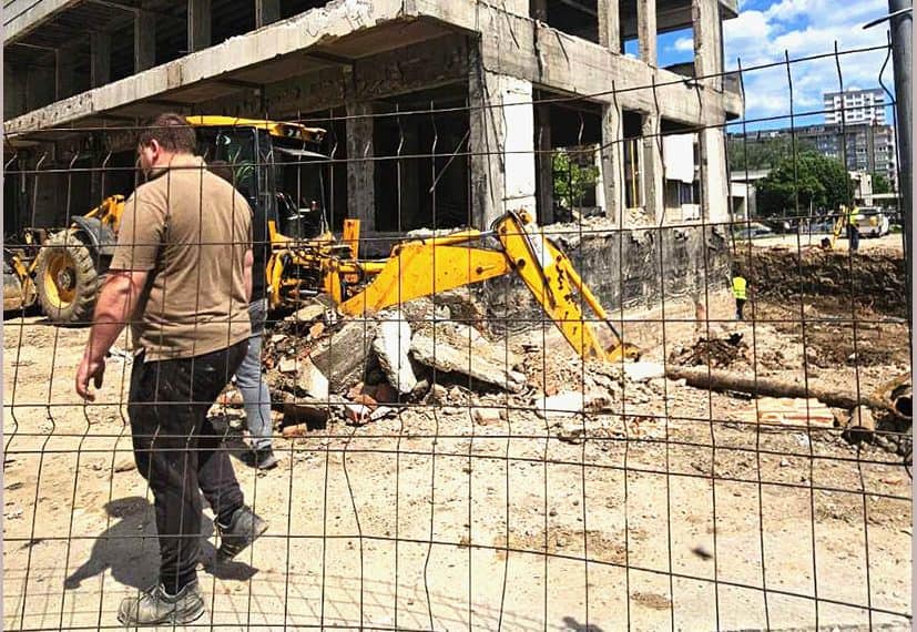Jedanaest godina nakon protesta i paljenja zgrade ‘Sodaso’ pravi se novi objekat. Podsjećamo i kako je počelo…(Foto)