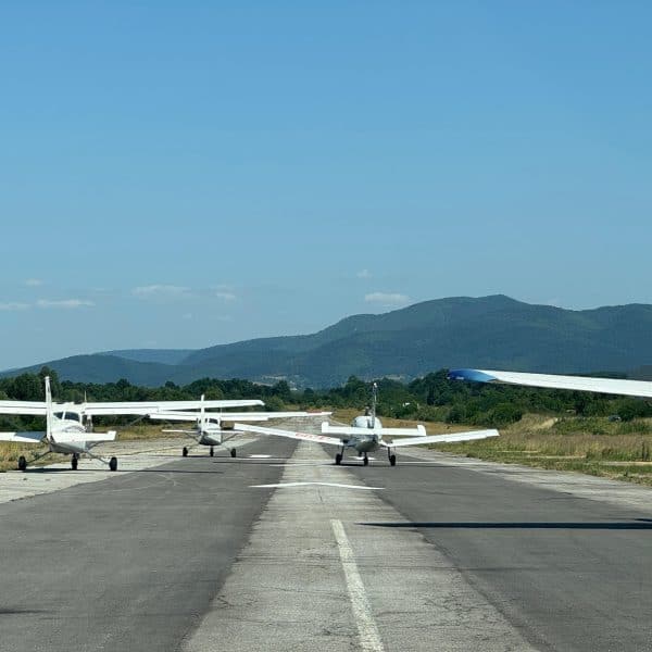 Avijacija za sve generacije: Aeropiknik u Živinicama privukao veliki broj posjetilaca