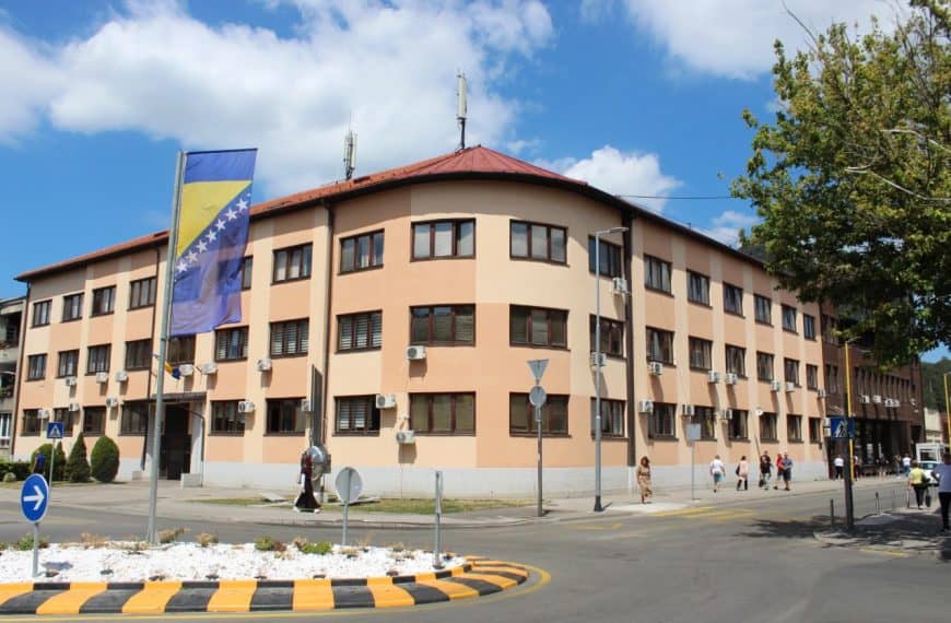 Muškarac iz Lukavca osumnjičen za trgovinu ljudima, dvije žene iskorištavao za prosjačenje