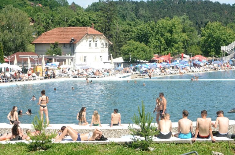 u bih se za vikend ocekuje suncano i veoma tioplo vrijeme sa temperaturama i do 36 stepeni celzijusa