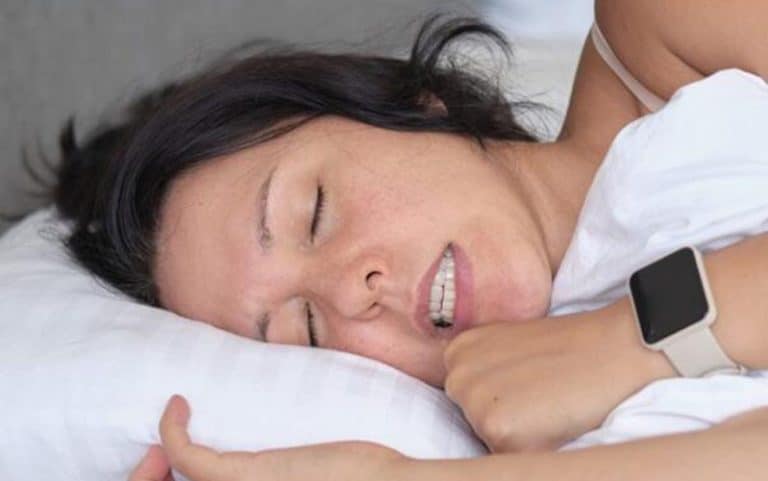 skripanje zubims tokom sna moze ozbiljno narusiti zdravlje prije svega oralno a onda i ostalo