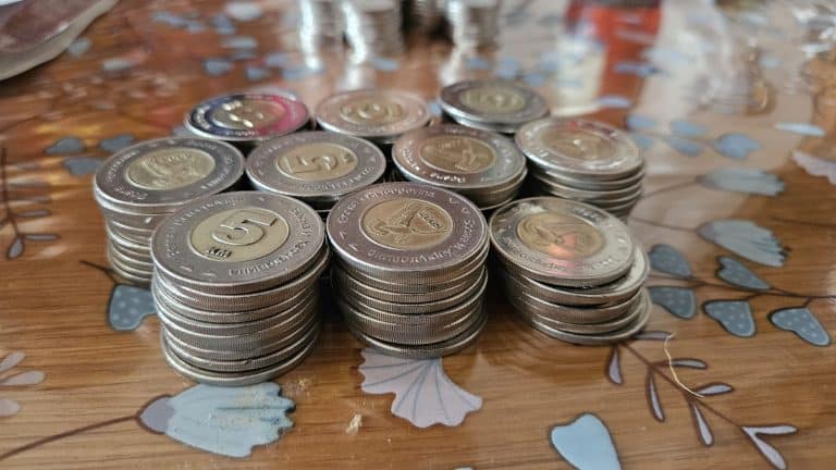 Penzioneri, borci, pomoc, ilustracija