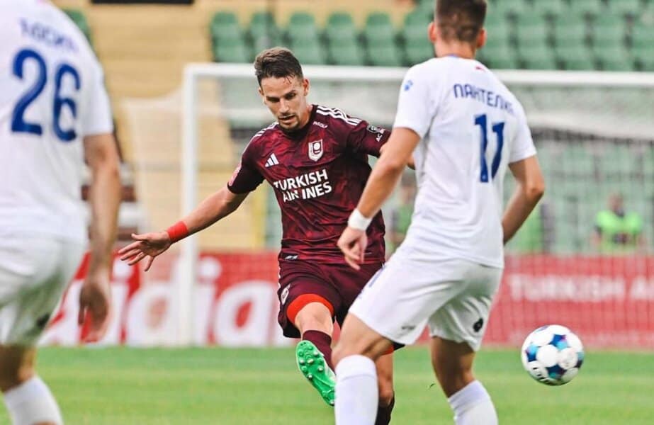 trece kolo wwin lige bih igrat ce se u subotu i nedelju a na rasporedu su po dvije utakmice mec izmedju borca i zrinjskog je odgodjen radi nastupa mostaraca u evropskim takmicenjima