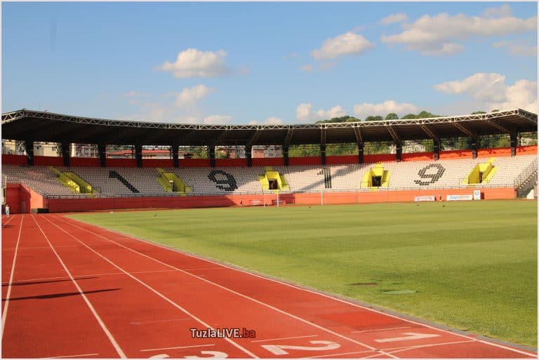 zbog nodradjenog tehnickog pregleda iako je u funkciji vec godinama od danas je sjeverna tribina stadiona tusanj zatvorena do dlajnjeg