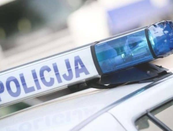 Policija identifikovala maloljetnike nakon incidenta na autobuskom stajalištu u Tuzli